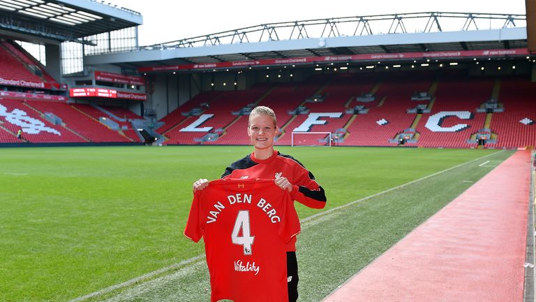 Liverpool Ladies new signing Mandy van den Berg