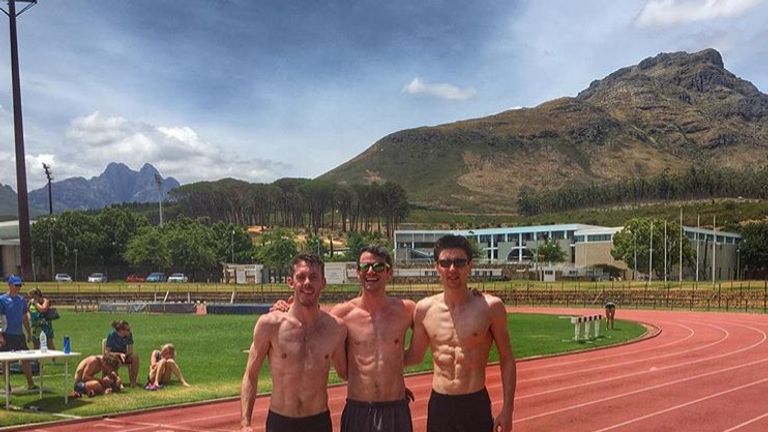 Mark English (right) takes a breather in the South African heat
