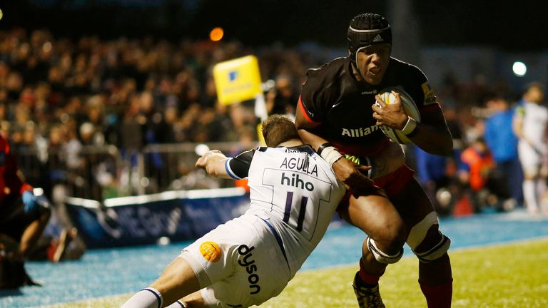 Saracens' Maro Itoje (r) surges forward against Bath in the Aviva Premiership