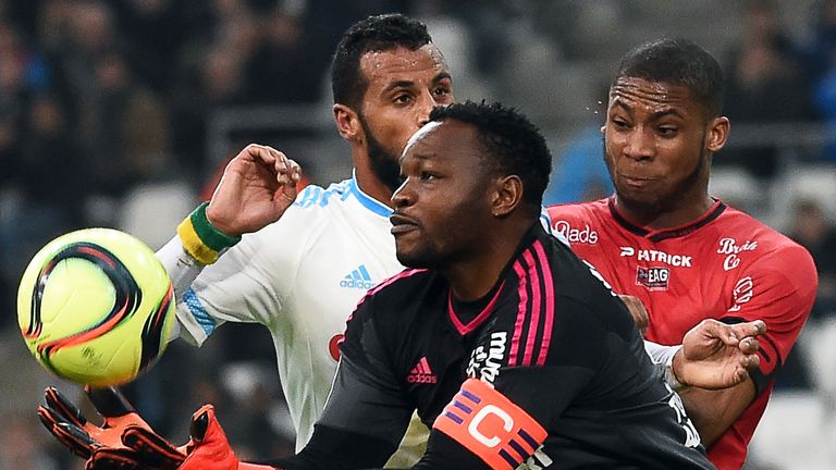 Marseille keeper Steve Mandanda gathers the ball