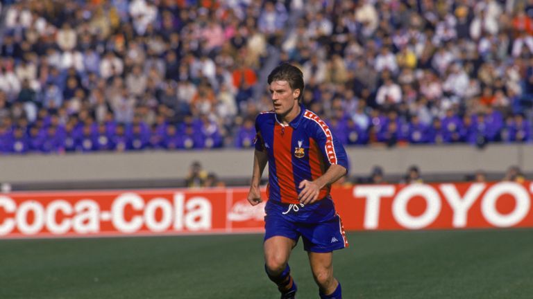 Danish footballer Michael Laudrup playing for the Spanish club FC Barcelona, early 1990s. (Photo by Shaun Botterill/Getty Images)