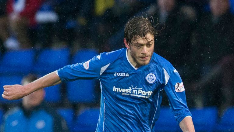 09/01/16 WILLIAM HILL SCOTTISH CUP n ST JOHNSTONE V KILMARNOCK (0-1) n MCDIARMID PARK - PERTH - PERTH n Murray Davidson in action for St Johnstone