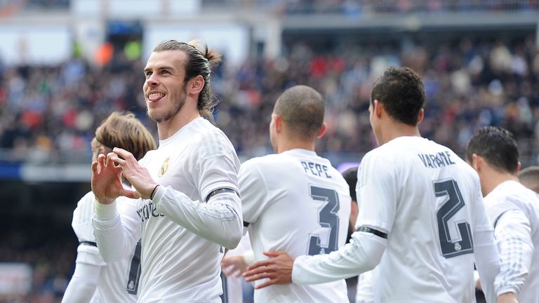 Gareth Bale goal celeb, Real Madrid v Sporting Gijon, La Liga