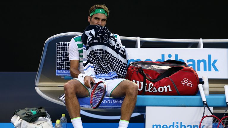 Roger Federer breezed through to the Australian Open second round