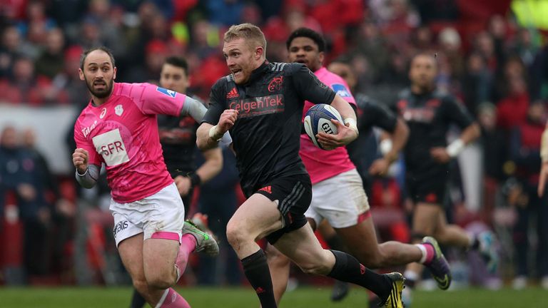 Keith Earls races through to score Munster's second try against Stade Francais