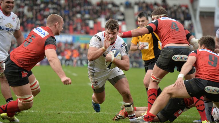 Sean Reidy scores Ulster's fourth try against Oyonnax