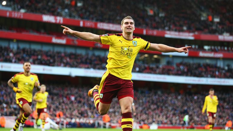 Sam Vokes of Burnley celebrates scoring his team's first goal during the Emirates FA Cup Fourth Round match against Arsenal 