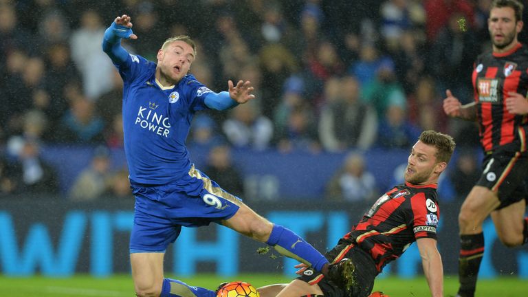 Bournemouth's Simon Francis (R) is sent off  for his challenge on Leicester striker Jamie Vardy 
