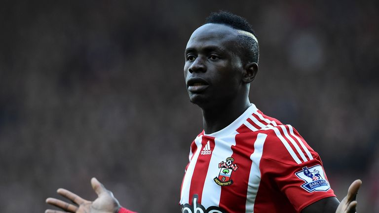 Southampton's Senegalese midfielder Sadio Mane reacts after missing a chance 