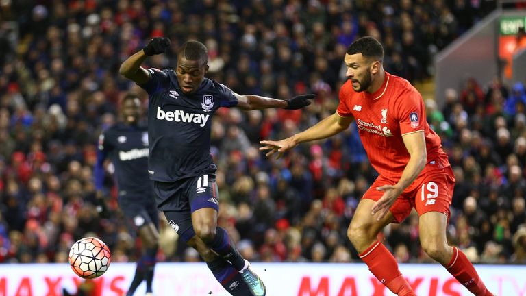 Steven Caulker looks to get close to West Ham forward Enner Valencia