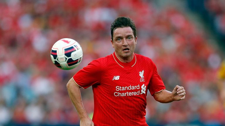 Vladimir Smicer missed a couple of good opportunities for Liverpool legends early on