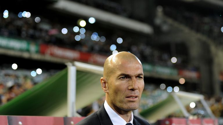 Real Madrid's French coach Zinedine Zidane l