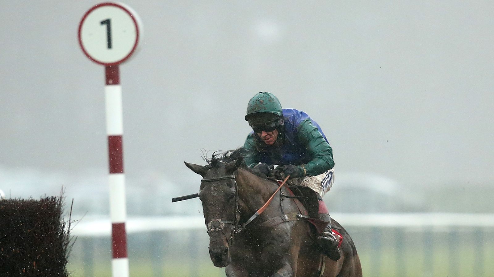 Kerry Lee eyes Crabbie's Grand National with Road Racing News