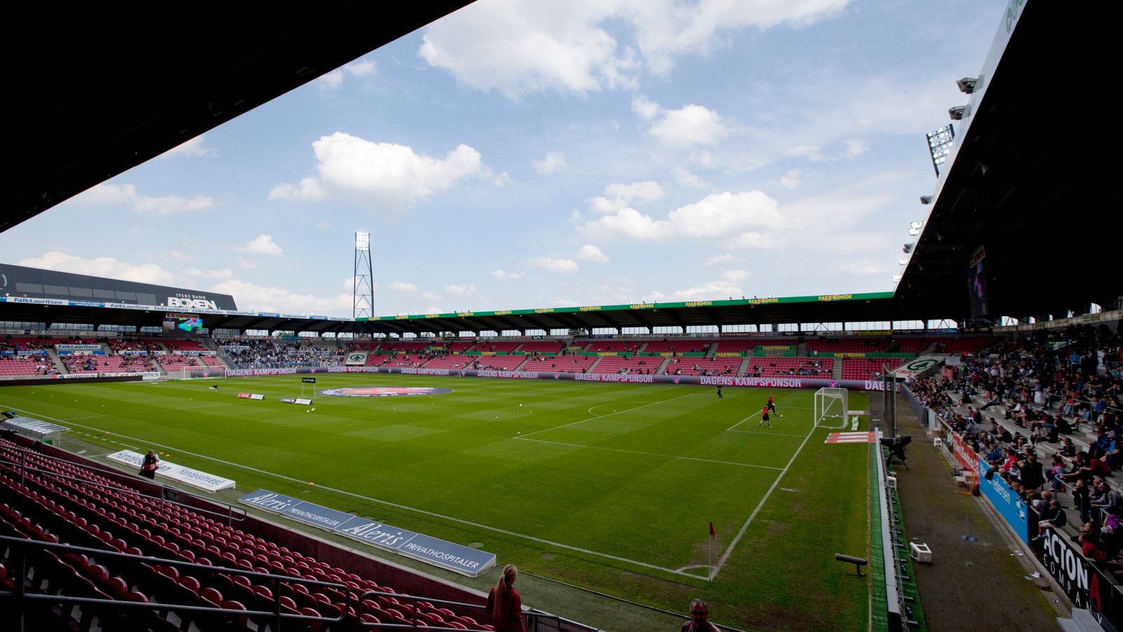 Manchester United fans plan to protest at Midtjylland ticket prices ...