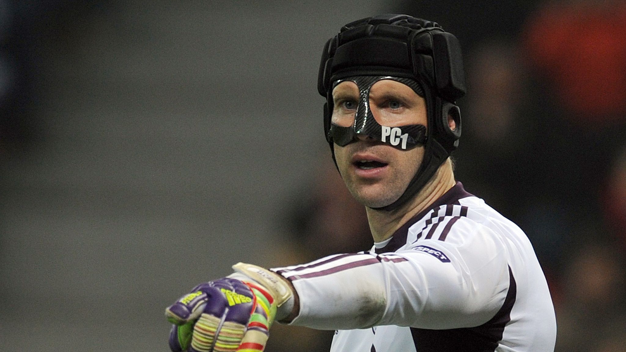 Почему играл в маске. Petr Cech 2023.