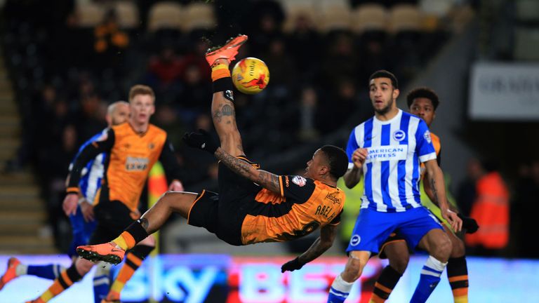 Hull City's Abel Hernandez attempts an overhead kick 