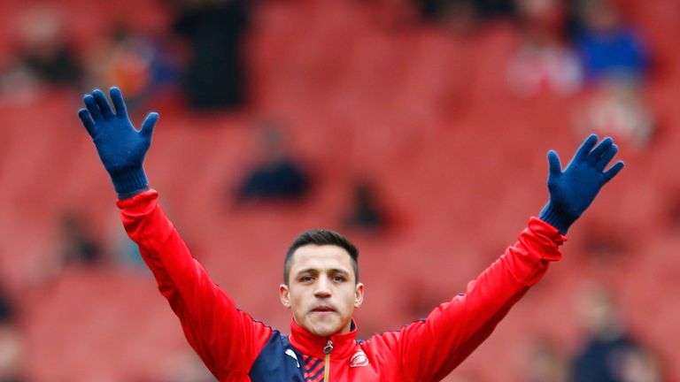 Alexis Sanchez of Arsenal warms up prior to the Emirates FA Cup fifth round match with Hull City 