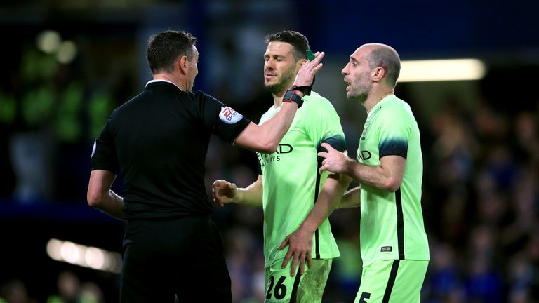 Martin Demichelis appeals to referee Andre Marriner, Chelsea v Manchester City, FA Cup