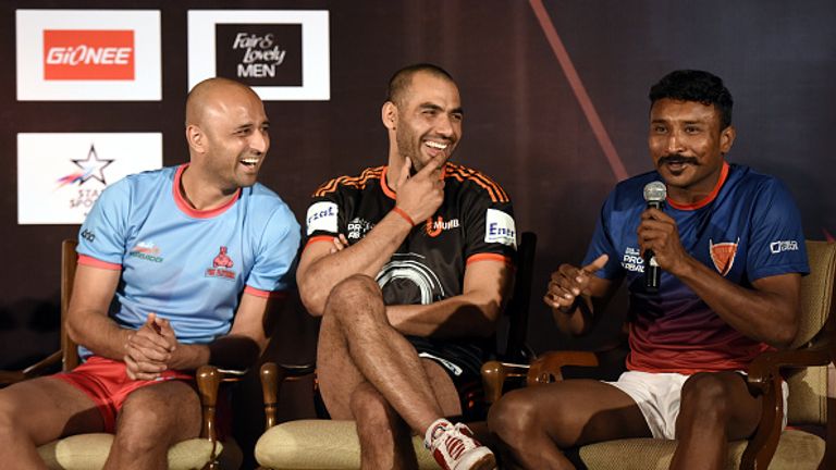 U Mumbai Captain Anup Kumar (C), Jaipur Pink Panthers Captain Navneet Gautam (L) and Dabang Delhi's Captain Kashiling Adake (R)