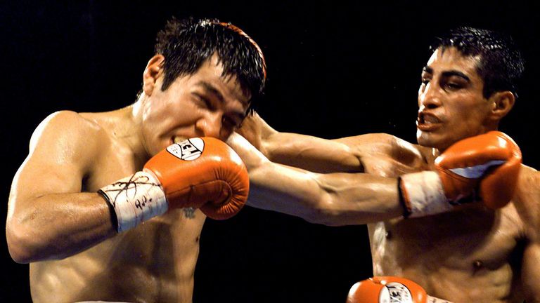 Marco Antonio Barrera v Erik Morales 1 0- Feb 19, 2000