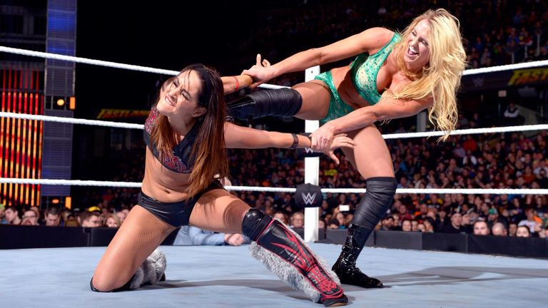 Brie Bella v Charlotte