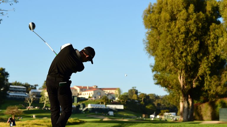 Villegas almost finished in with five consecutive birdies