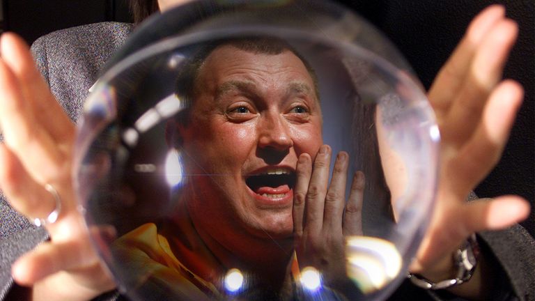 Wayne Mardle's crystal ball - Premier League darts 2016