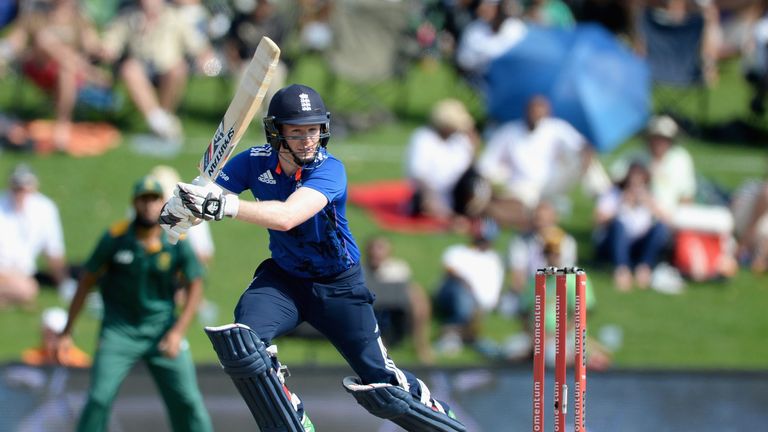 England captain Eoin Morgan bats during the 3rd Momentum ODI match between South Africa and England at Supersport Park 