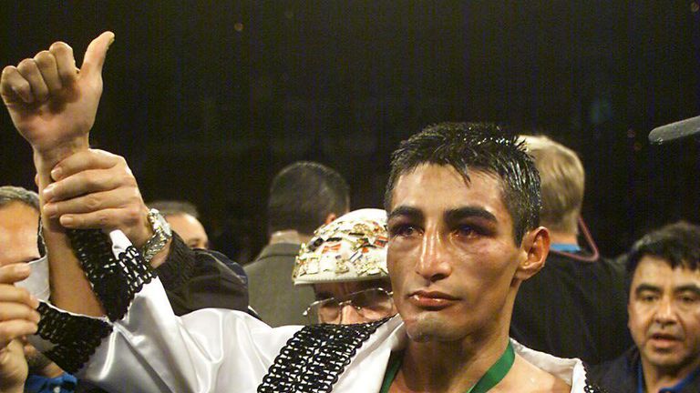 erik morales and marco antonio barrera s first fight ignited one of boxing best trilogies boxing news sky sports