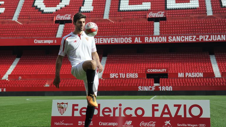 Federico Fazio during his official presentation at Sevilla