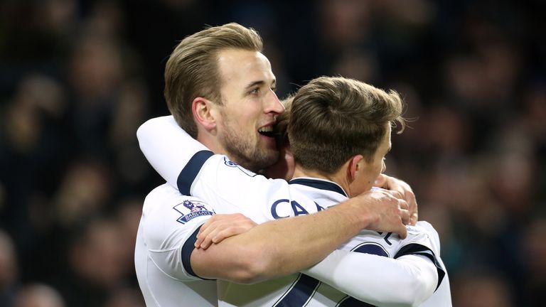 Tottenham Hotspur's Harry Kane (left) celebrates scoring his side's third goal of the game with teammates during the Barclays Premier League match at Carro