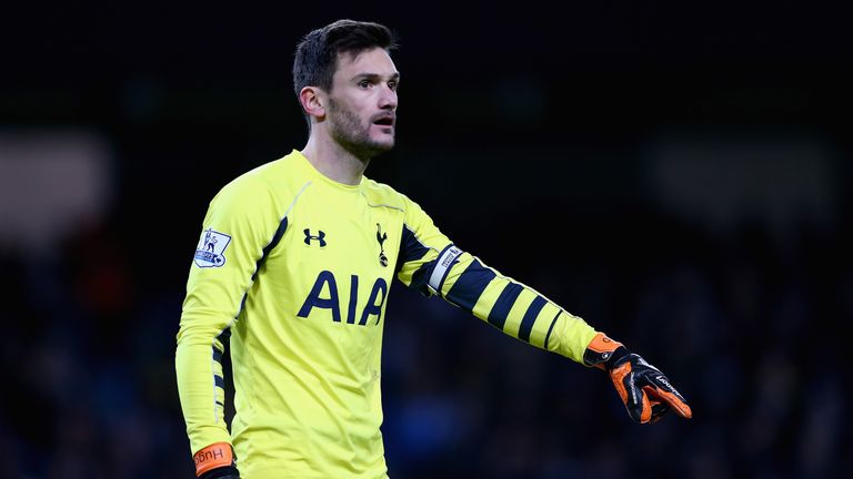 MANCHESTER, ENGLAND - FEBRUARY 14:  Hugo Lloris of Tottenham Hotspur in action during the Barclays Premier League match between Manchester City and Tottenh