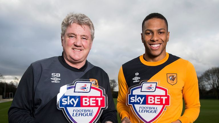 Hull's Steve Bruce and Abel Hernandez collect their  Sky Bet Championship Manager and Player of the Month awards for January.