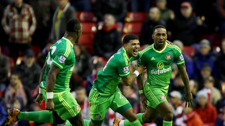 Jermain Defoe scores Sunderland's second goal