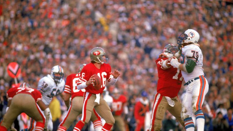 STANFORD, CA - JANUARY 20:  Quarterback Joe Montana #16 of the San Francisco 49ers looks to pass during Super Bowl XIX against the Miami Dolphins at Stanfo