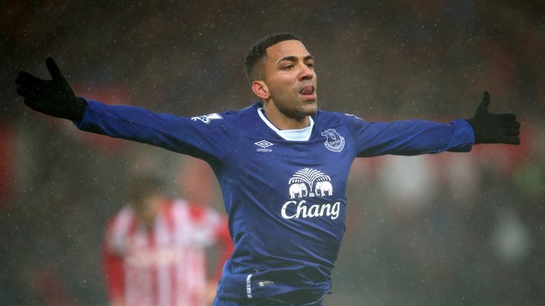 Aaron Lennon of Everton celebrates scoring his team's third goal during the Barclays Premier League match between S