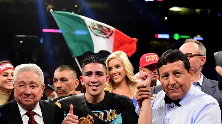 Leo Santa Cruz wants to fight either Carl Frampton or Gary Russell next