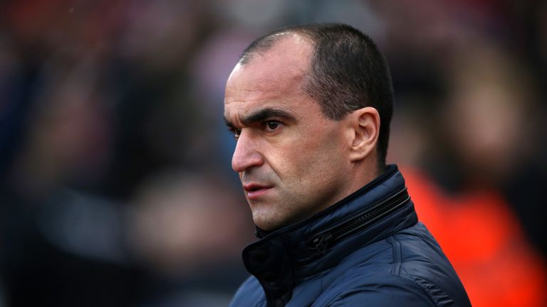 Roberto Martinez Manager of Everton looks on prior to the Barclays Premier League match between Stoke City and Evert