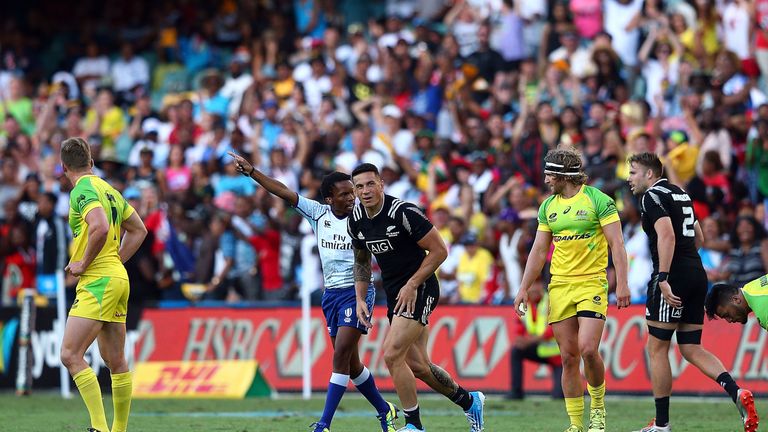 SYDNEY, AUSTRALIA - FEBRUARY 07:  Sonny Bill Williams of NZ is yellow carded during the 2016 Sydney Sevens Final between New Zealand and Australia at Allia