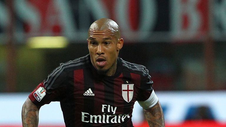 MILAN, ITALY - AUGUST 17:  Nigel De Jong of AC Milan in action during the TIM Cup match between AC Milan and AC Perugia at Stadio Giuseppe Meazza on August