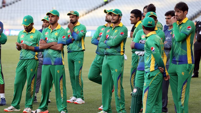 Pakistan players look dejected after losing the series 2-0 after the third one-day international between New Zealand and Pakistan at Eden Park
