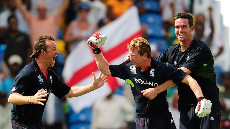 Graeme Swann and Pietersen celebrate with skipper Paul Collingwood