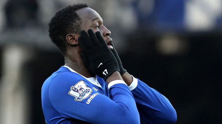 Everton's Belgian striker Romelu Lukaku reacts 