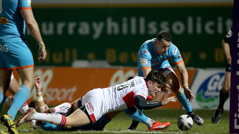 Ben Cockayne scores Hull KR's first try