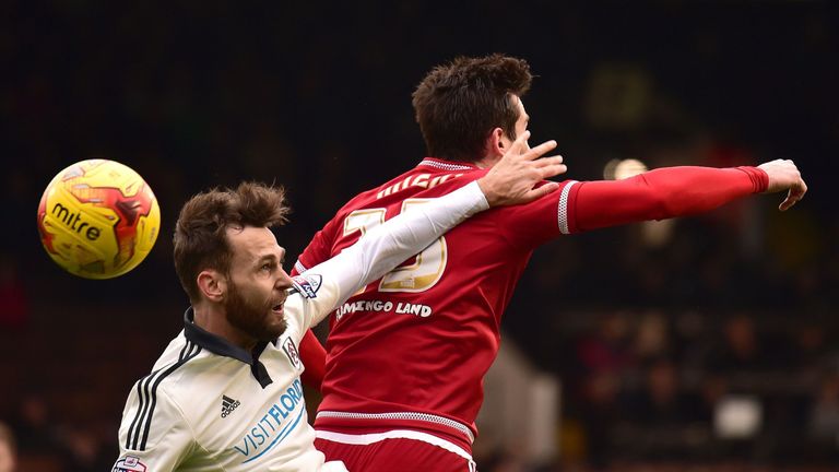 Ryan Tunnicliffe and David Nugent challenge for a header