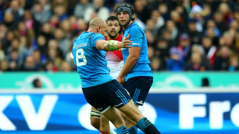 Sergio Parisse of Italy misses a drop goal attempt at the end of the Six Nations match against France