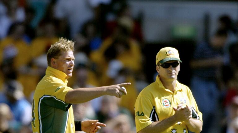 17 Jan 2002:  Shane Warne and Steve Waugh of Australia chat