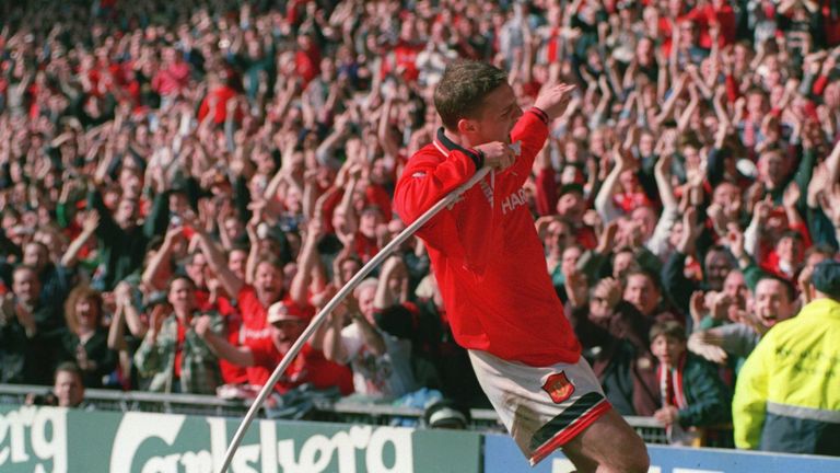 12 MAR 1995:  LEE SHARPE OF MANCHESTER UNITED CELEBRATES BY MAKING A SONG AND DANCE AFTER SCORING UNITEDS FIRST GOAL AGAINST QUEENS PARK RANGERS IN THE SIX