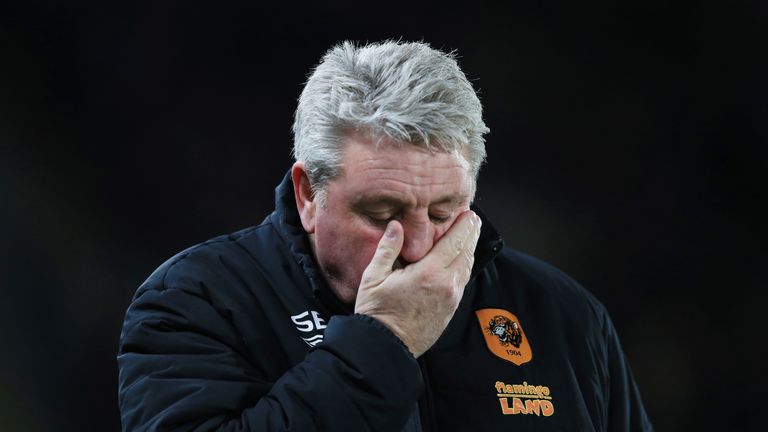 Hull City manager Steve Bruce during the Sky Bet Championship match at the KC Stadium, Hull. 