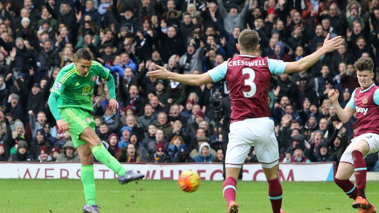 Jack Rodwell has an effort on goal